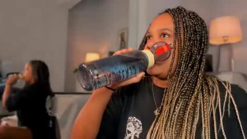 roxie reyes  online show from 09.14.25