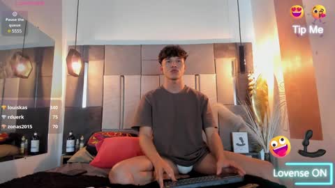 Snapshot of yizus_bonz chatting on 12.12.24 yizus_bonz online show from 12.12.24
