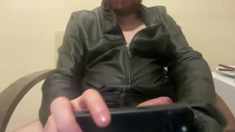 Snapshot of ynholeather chatting on 11.06.25 Leather online show from 11.06.25