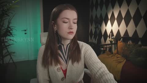 Snapshot of ynnenbrynn chatting on 01.24.25 ynnenbrynn online show from 01.24.25