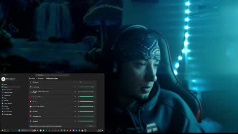 Snapshot of yobleez chatting on 11.23.25 yobleez online show from 11.23.25