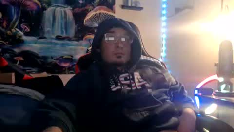 Snapshot of yobleez chatting on 11.23.25 yobleez online show from 11.23.25