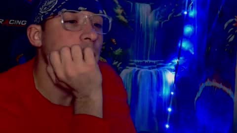 Snapshot of yobleez chatting on 11.26.25 yobleez online show from 11.26.25