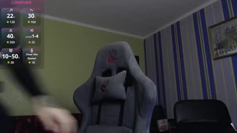 Snapshot of yofukashi chatting on 10.09.25 yofukashi online show from 10.09.25