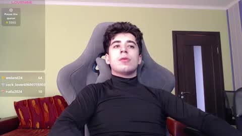 Snapshot of yofukashi chatting on 10.15.25 yofukashi online show from 10.15.25