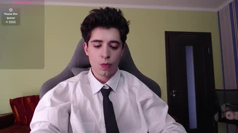 Snapshot of yofukashi chatting on 10.18.25 yofukashi online show from 10.18.25