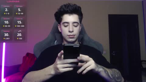 Snapshot of yofukashi chatting on 11.21.25 yofukashi online show from 11.21.25