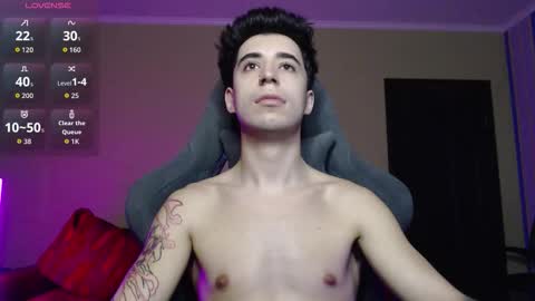 Snapshot of yofukashi chatting on 11.26.25 yofukashi online show from 11.26.25