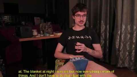 Snapshot of yoga_pizza_420 chatting on 12.21.25 Max online show from 12.21.25