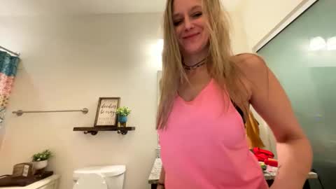 Snapshot of yogabuttttttt chatting on 03.09.25 yogabuttttttt online show from 03.09.25