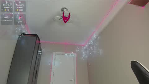 Mikaella - Mika online show from 02.01.26