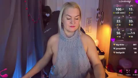 Snapshot of yolanda_kiss chatting on 02.15.25 Yolanda online show from 02.15.25