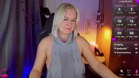 Snapshot of yolanda_kiss chatting on 02.19.25 Yolanda online show from 02.19.25