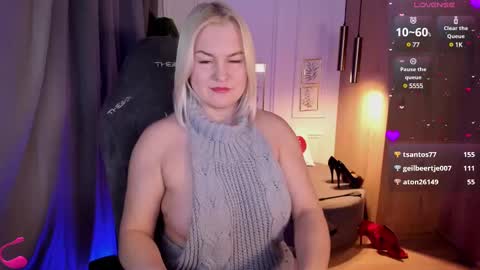 Snapshot of yolanda_kiss chatting on 02.22.25 Yolanda online show from 02.22.25