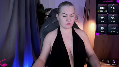 Snapshot of yolanda_kiss chatting on 02.26.25 Yolanda online show from 02.26.25