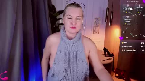 Snapshot of yolanda_kiss chatting on 03.12.25 Yolanda online show from 03.12.25