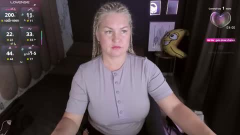 Snapshot of yolanda_kiss chatting on 09.14.25 Yolanda online show from 09.14.25