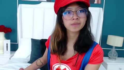 Snapshot of yommi_winx chatting on 01.18.25 Yommi Winx online show from 01.18.25