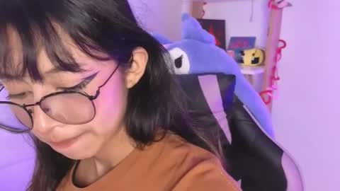 Snapshot of yommi_winx chatting on 11.08.25 Yommi Winx online show from 11.08.25