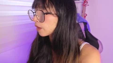 Snapshot of yommi_winx chatting on 11.16.25 Yommi Winx online show from 11.16.25