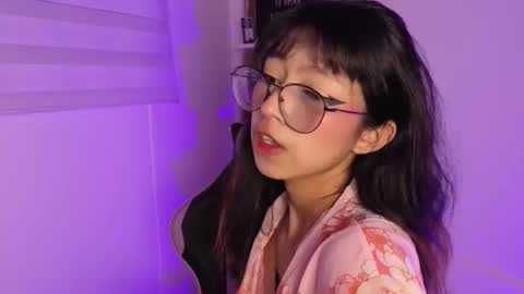 Snapshot of yommi_winx chatting on 12.04.25 Yommi Winx online show from 12.04.25