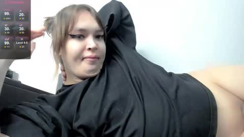 yomoyoo online show from 10.29.25