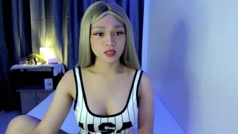 Snapshot of yonas_fucktoy chatting on 09.20.25 yona online show from 09.20.25