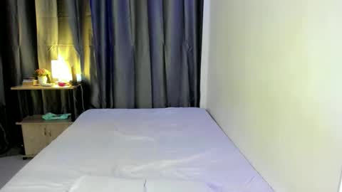 Snapshot of yonas_fucktoy chatting on 10.04.25 yona online show from 10.04.25