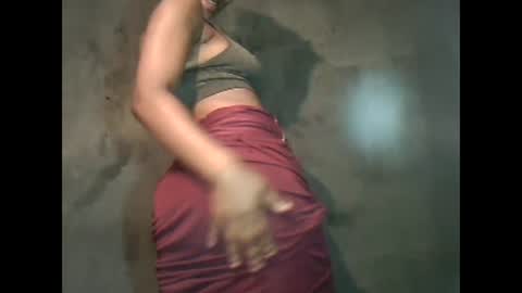 Snapshot of yoncexx25 chatting on 12.28.24 amazingkellyxx online show from 12.28.24