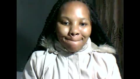 Snapshot of yoncexx25 chatting on 02.16.25 amazingkellyxx online show from 02.16.25