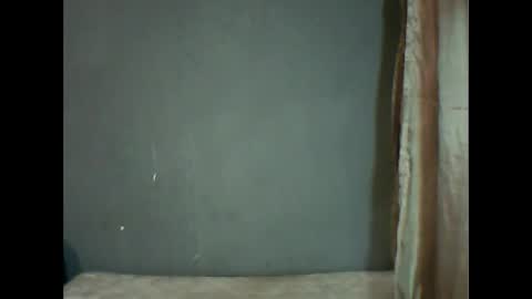 Snapshot of yoncexx25 chatting on 03.01.25 amazingkellyxx online show from 03.01.25