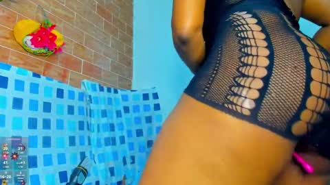 yonnsol_avril online show from 02.23.25