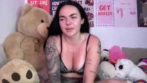 Yorkshire Girly online show from 05.26.26