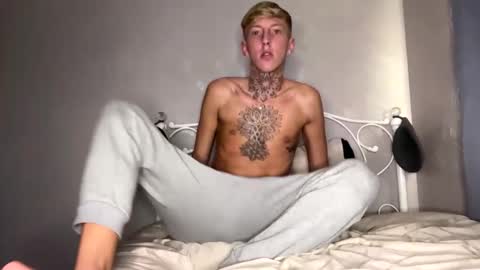 Snapshot of yorkshirelad208 chatting on 01.03.25 Harrison online show from 01.03.25