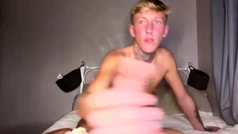 Snapshot of yorkshirelad208 chatting on 01.07.25 Harrison online show from 01.07.25