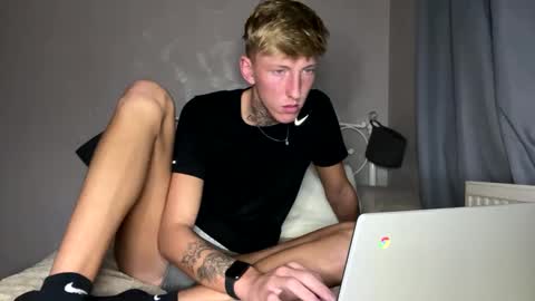 Snapshot of yorkshirelad208 chatting on 01.11.25 Harrison online show from 01.11.25