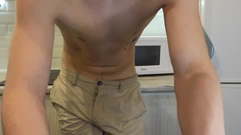 Snapshot of you_dream_ chatting on 12.09.24 you_dream_ online show from 12.09.24