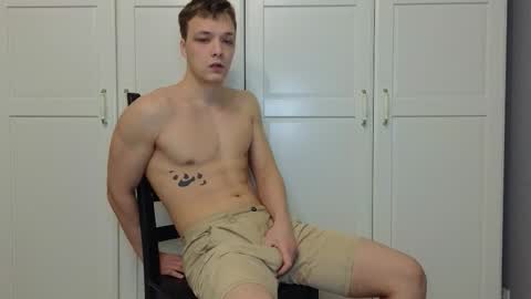 Snapshot of you_dream_ chatting on 12.22.25 you_dream_ online show from 12.22.25