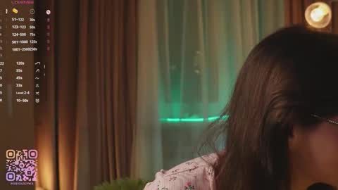 Elizabeth brunette -- Darline blonde  online show from 12.15.25