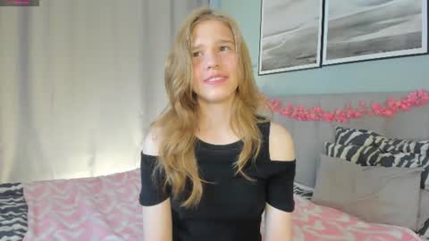 Elizabeth brunette -- Darline blonde  online show from 07.22.26