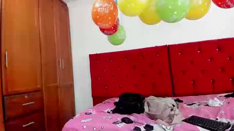  Annie  Elizabeth online show from 09.23.25