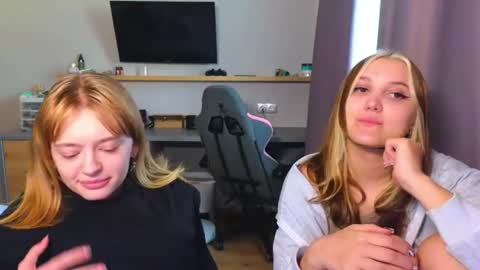 Anna and Luna online show from 06.24.26
