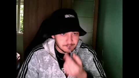 Snapshot of younromki chatting on 12.29.24 A... online show from 12.29.24