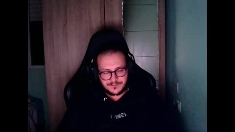 Snapshot of younromki chatting on 02.13.25 A... online show from 02.13.25