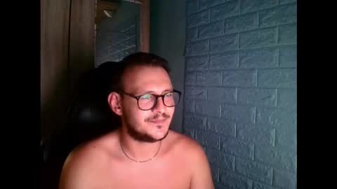 Snapshot of younromki chatting on 09.17.25 A... online show from 09.17.25