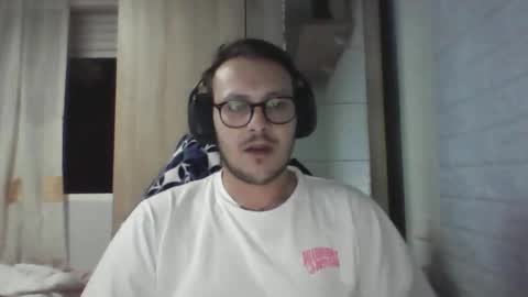 Snapshot of younromki chatting on 11.08.25 A... online show from 11.08.25