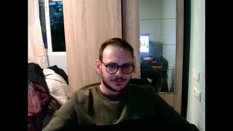 Snapshot of younromki chatting on 02.15.26 A... online show from 02.15.26