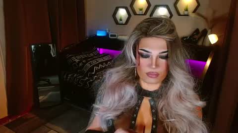 QUEEN MADISON  online show from 06.16.26