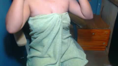 Snapshot of your_bootybabe chatting on 10.19.25 your_bootybabe online show from 10.19.25