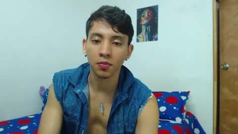 Snapshot of your_boy_hot chatting on 05.03.26 your boy online show from 05.03.26
